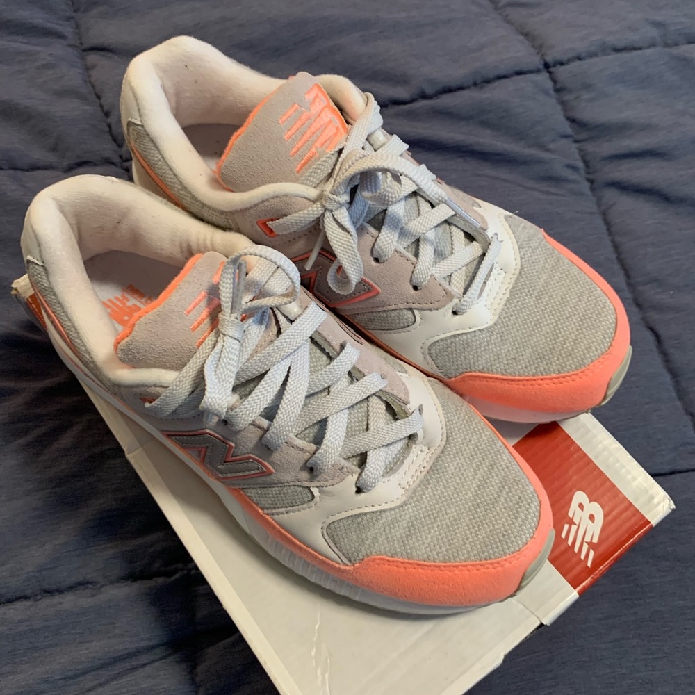 Women’s New Balance 530 encap sneakers - size 9